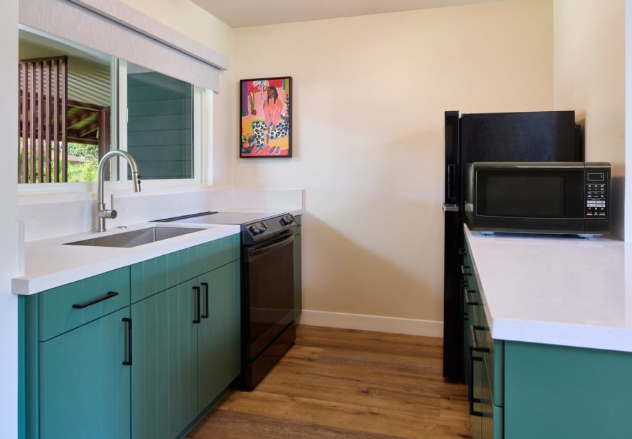 Royal Lahaina hotel suite private kitchen, Bungalow Studio Suite Oceanfront.