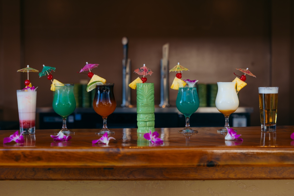 colordul luau cocktails