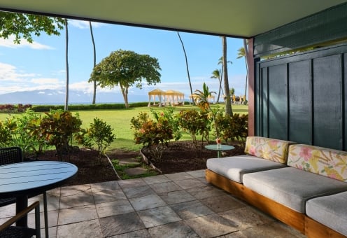 Royal Lahaina Oceanfront Bungalow Lanai