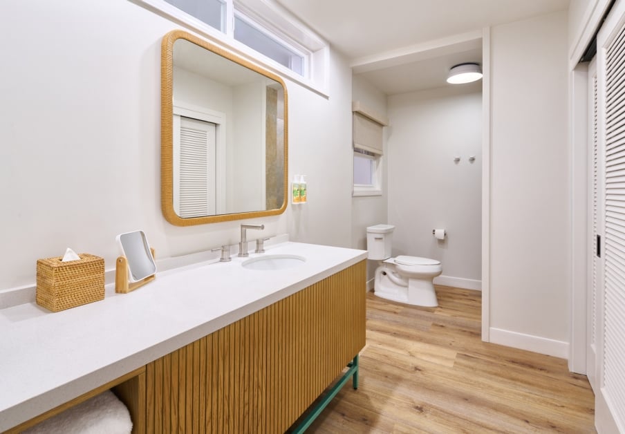 Royal Bungalow Two-Bedroom Suite bathroom