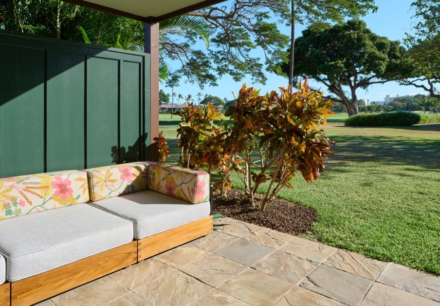 Bungalow Lanai Garden