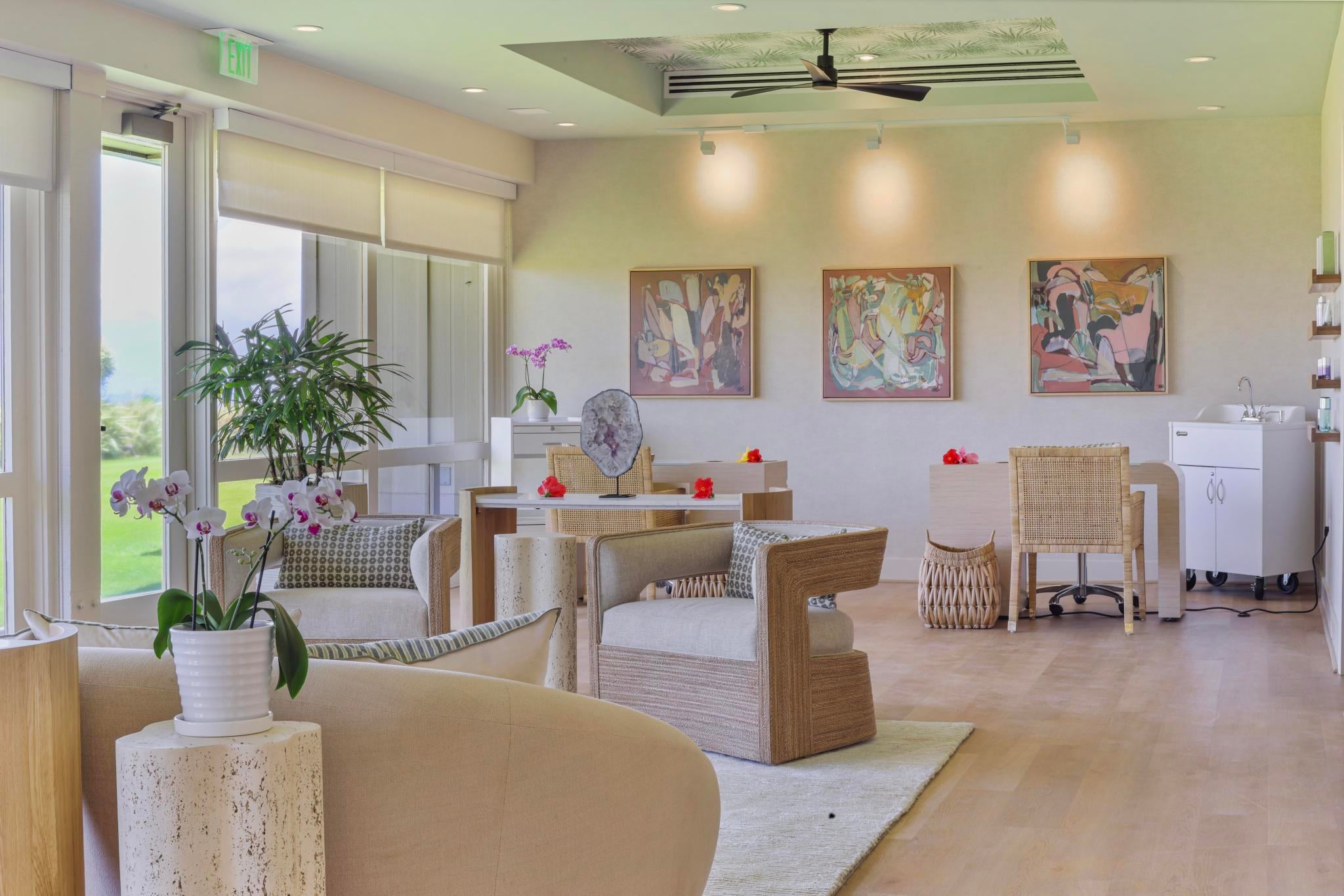 Royal Lahaina Resort & Bungalows — photo 40 of 60