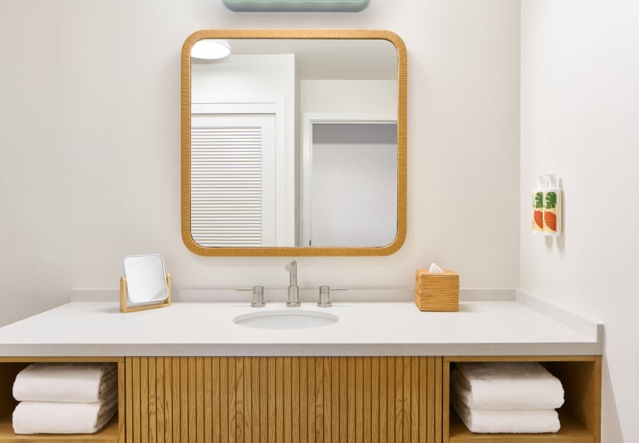 Royal Lahaina Bungalows Bathroom